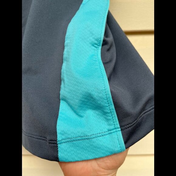 Puma teal with gray workout top, supported bra with adjustable hooks, Medium - Picture 2 of 10